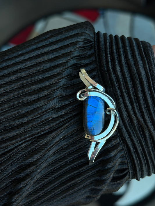 Labradorite Pendant. Argentium Silver